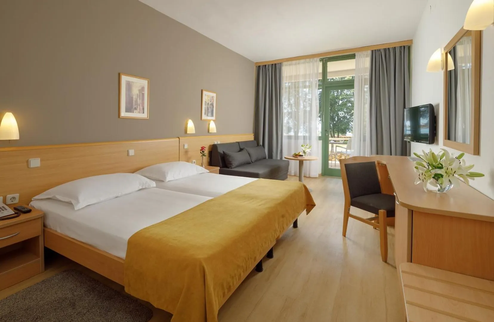אומאג Hotel Aurora Plava Laguna