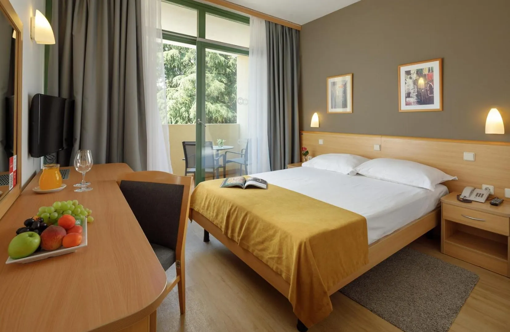 אומאג Hotel Aurora Plava Laguna